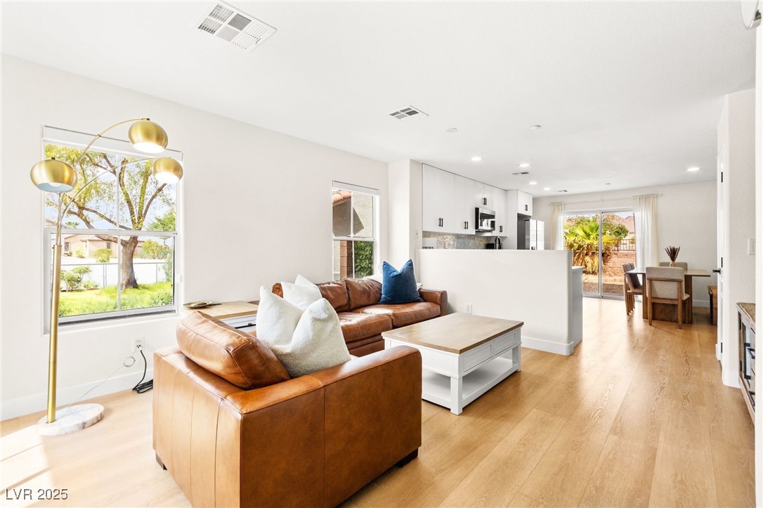 1098 Paradise Coach Drive