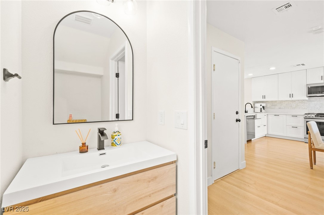 1098 Paradise Coach Drive