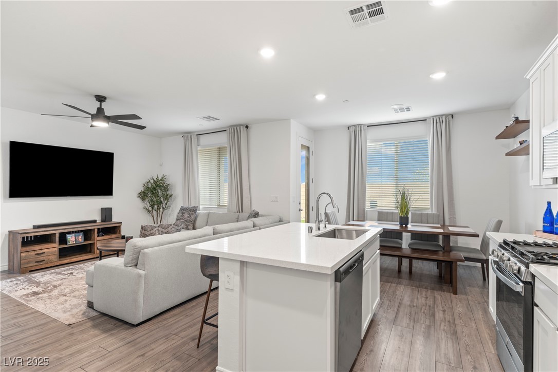 9831 Mojave Mountain Street