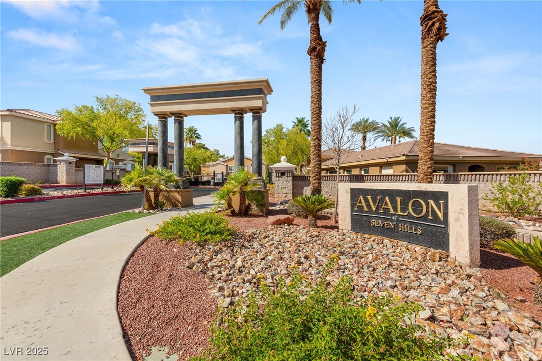 2900 Sunridge Heights Parkway 822