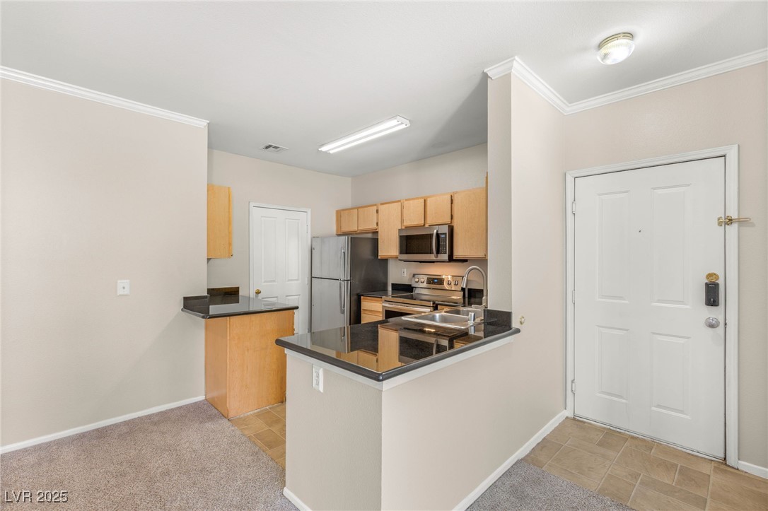 2900 Sunridge Heights Parkway 822