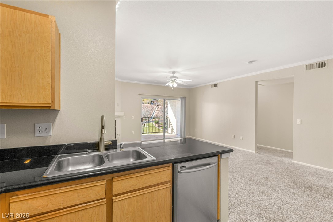 2900 Sunridge Heights Parkway 822