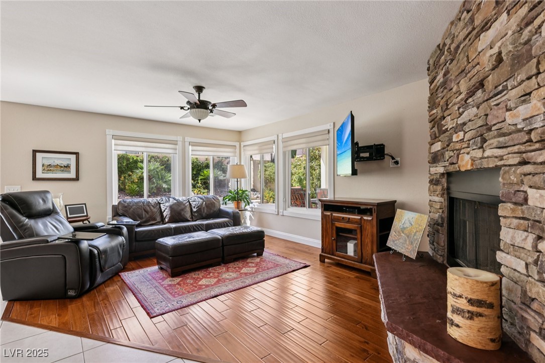 8221 Hollow Wharf Drive