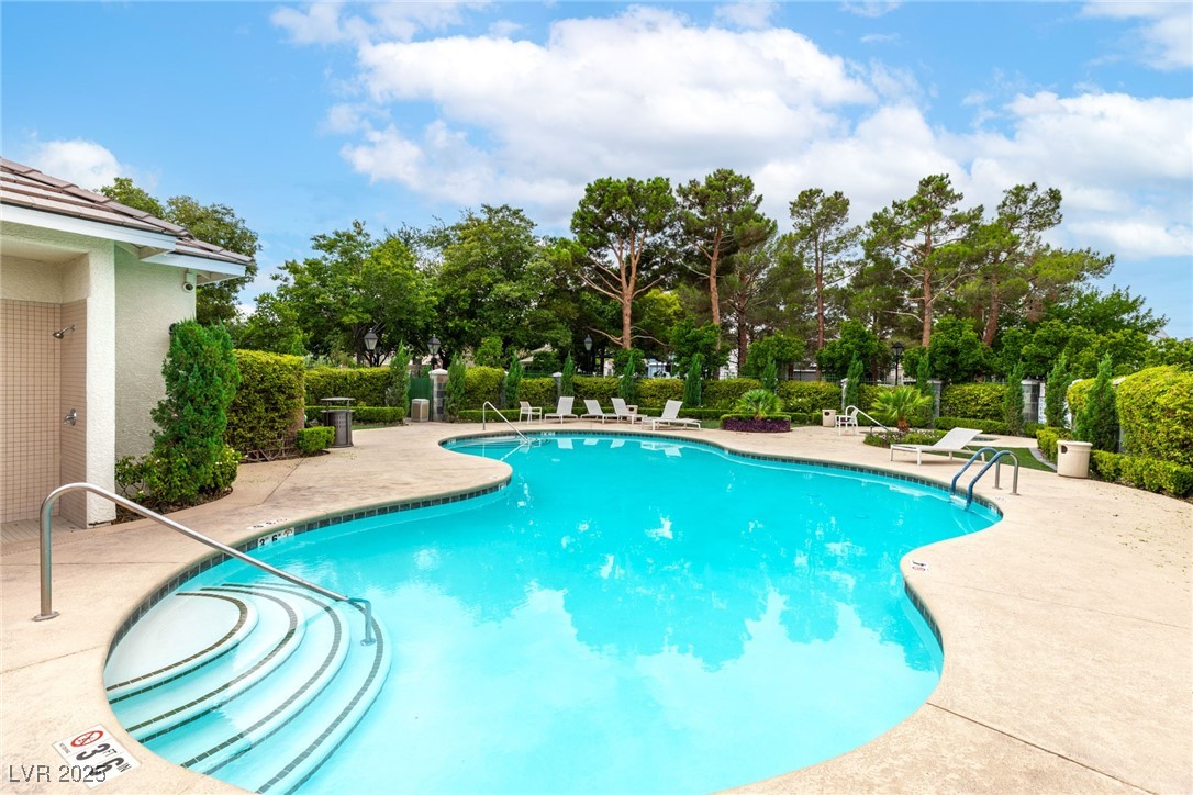 7597 Aspen Color Street