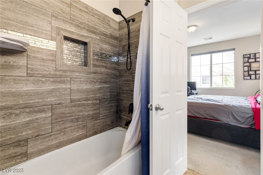 7597 Aspen Color Street