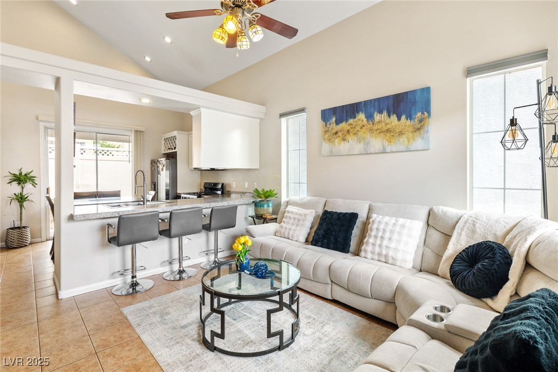 7597 Aspen Color Street