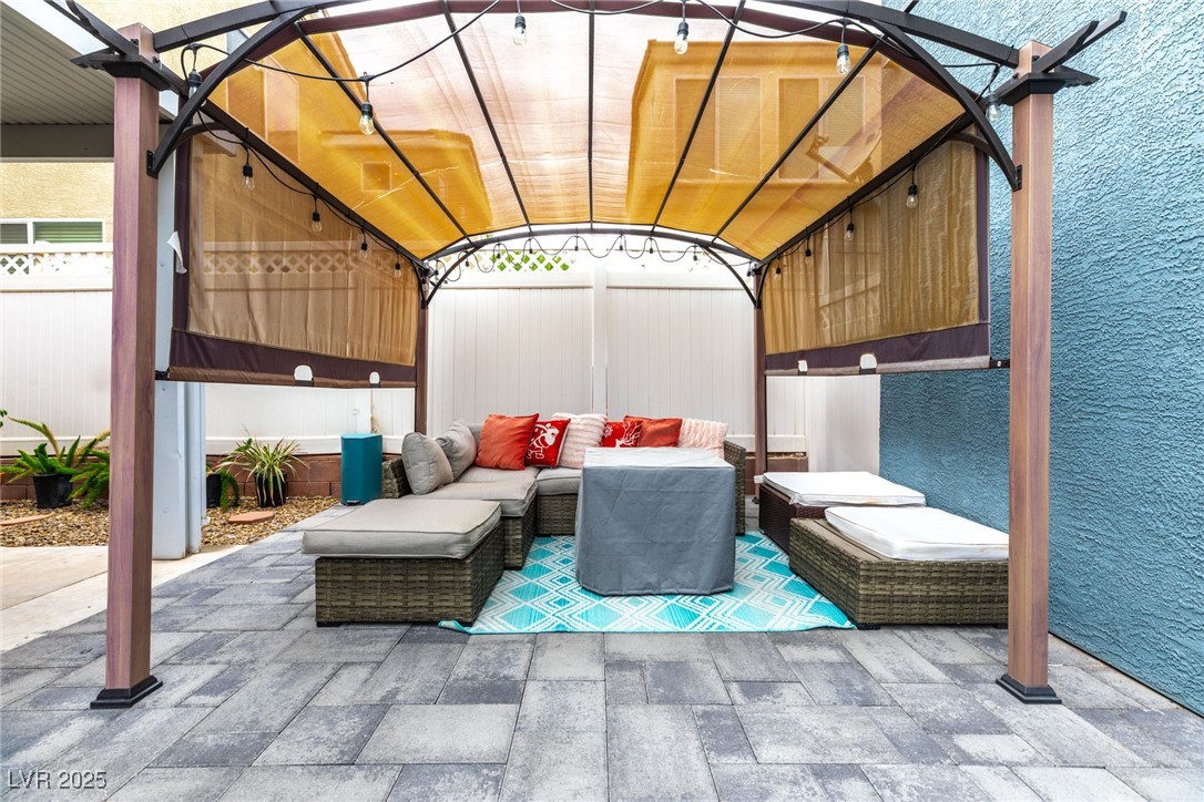 7597 Aspen Color Street