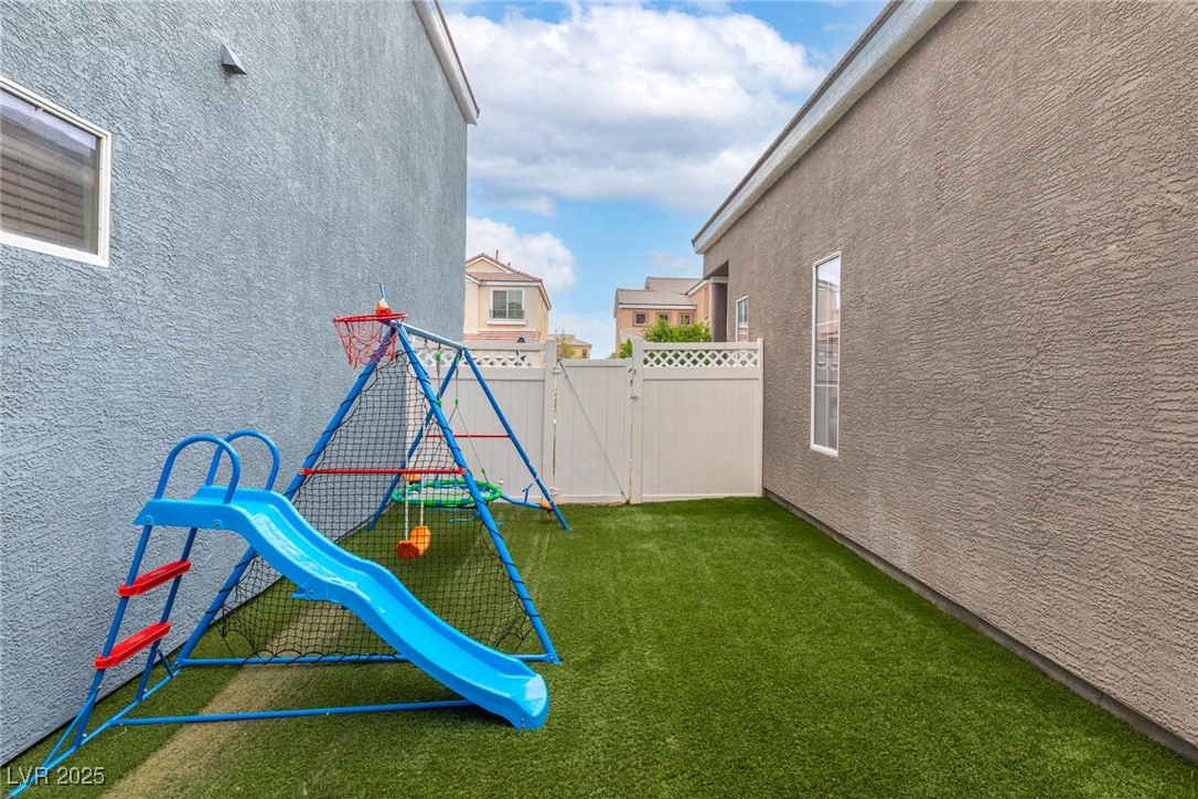 7597 Aspen Color Street