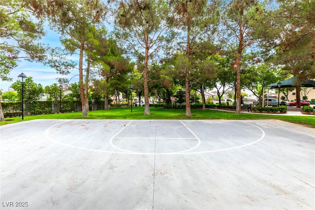 7597 Aspen Color Street