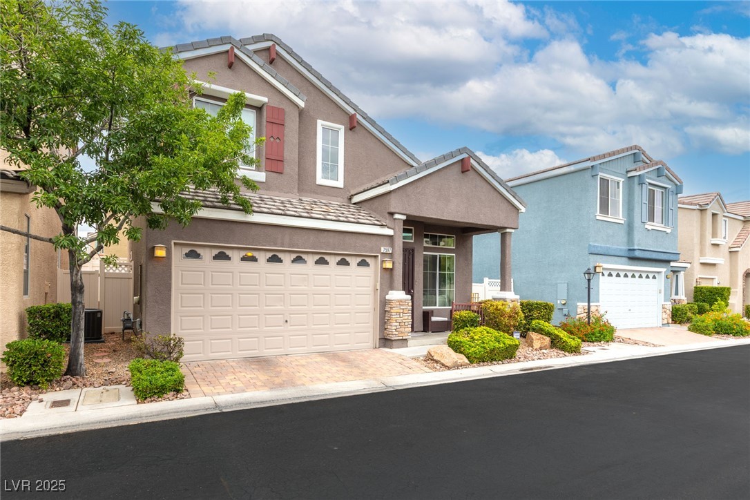 7597 Aspen Color Street