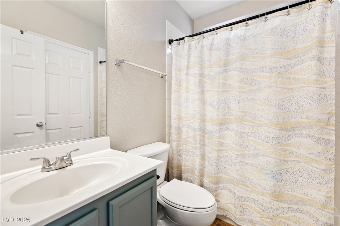 7597 Aspen Color Street