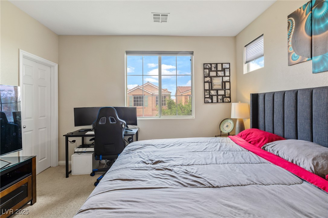 7597 Aspen Color Street