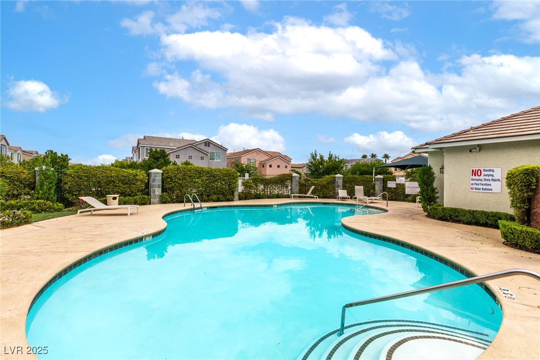 7597 Aspen Color Street