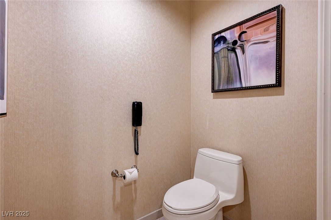 135 East Harmon Avenue 817