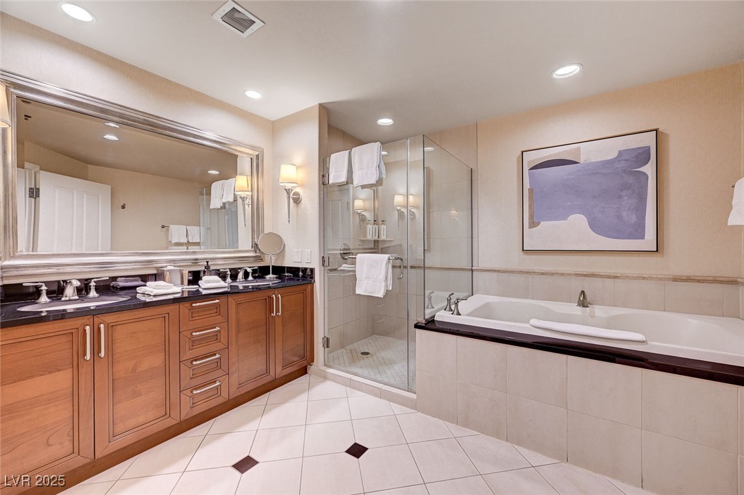 135 East Harmon Avenue 817