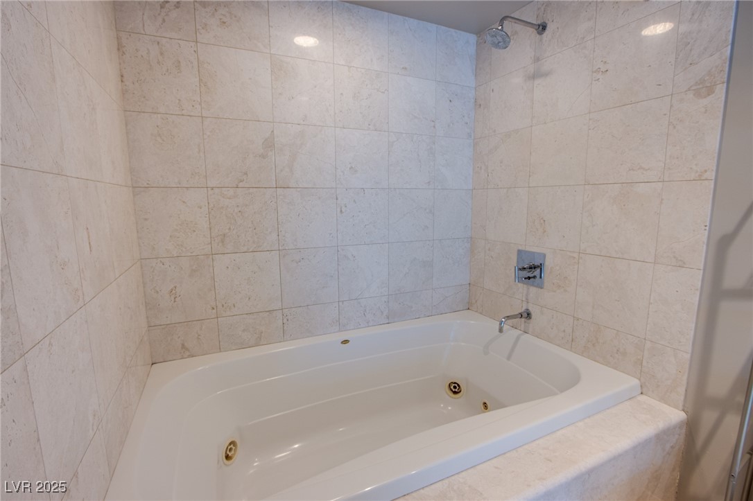 222 Karen Avenue 2604