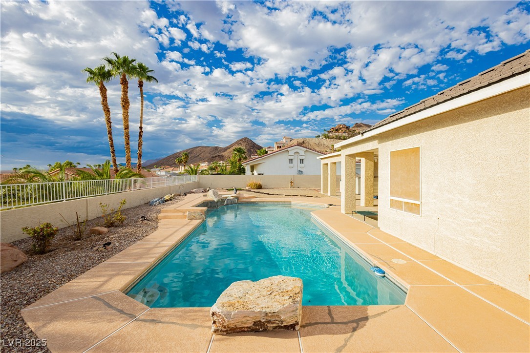 932 Rhyolite Terrace