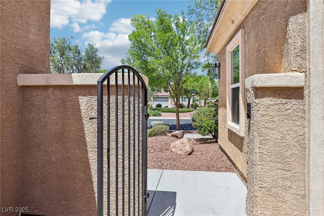 8316 Imperial Lakes Street