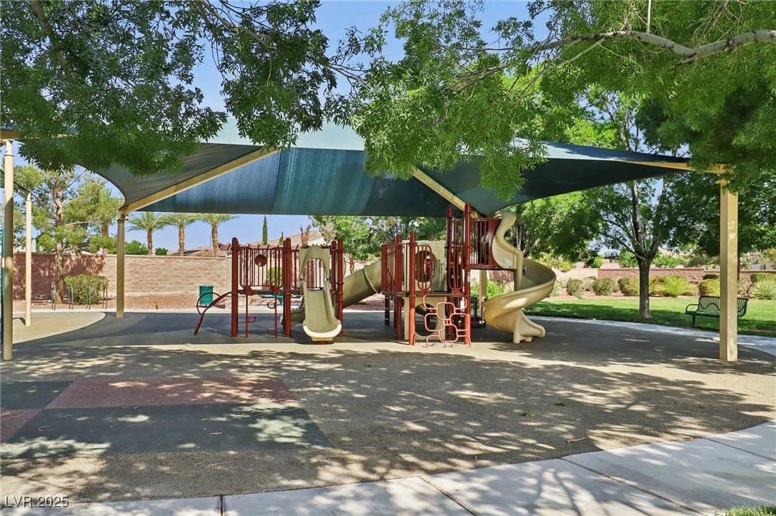 8316 Imperial Lakes Street