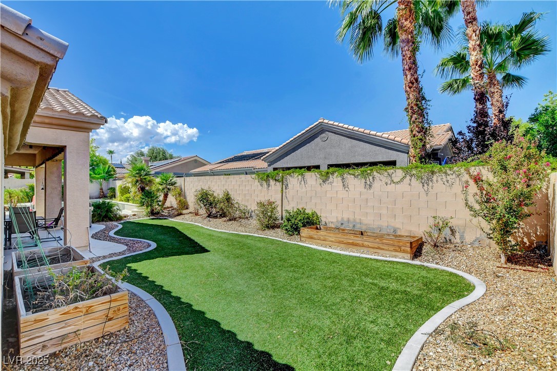 7530 Apple Springs Avenue