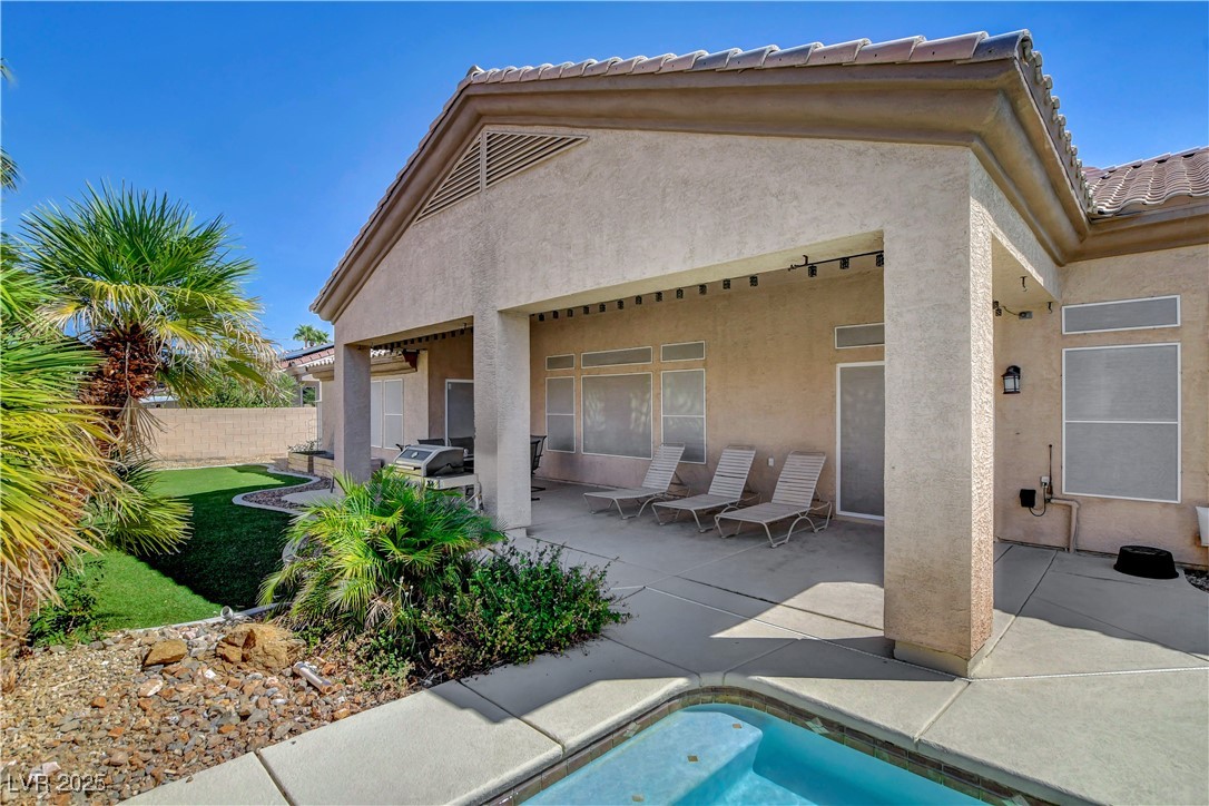 7530 Apple Springs Avenue