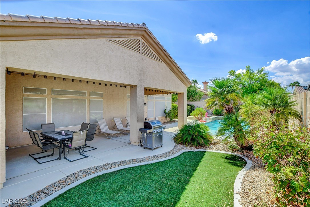 7530 Apple Springs Avenue