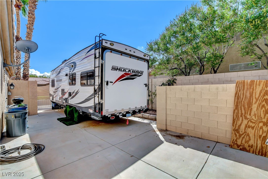 7530 Apple Springs Avenue