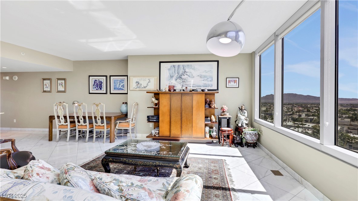 322 Karen Avenue 1001