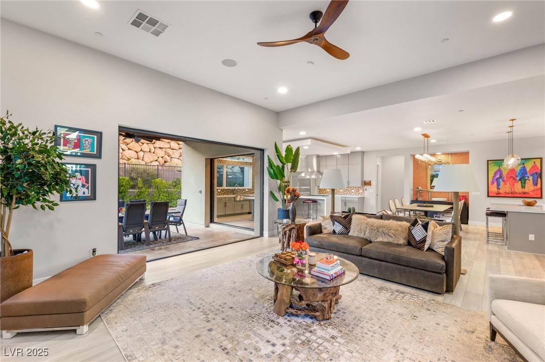 445 Cliff Terrace Avenue