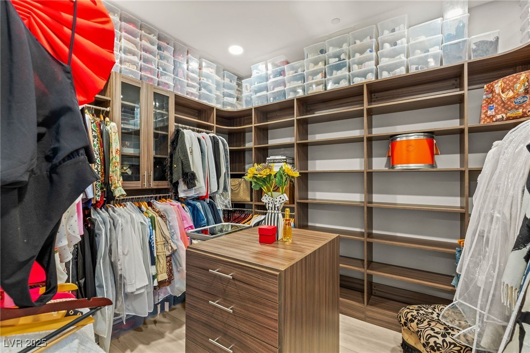 445 Cliff Terrace Avenue