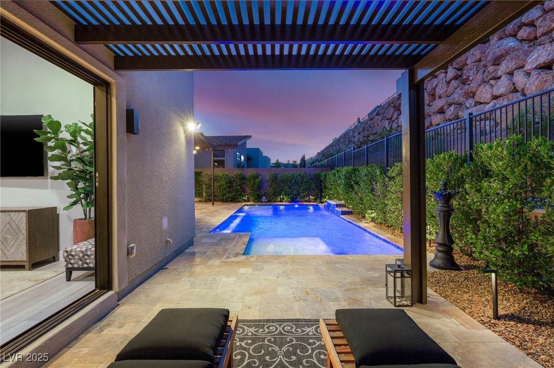 445 Cliff Terrace Avenue