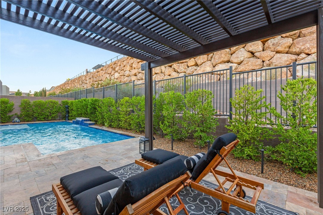 445 Cliff Terrace Avenue