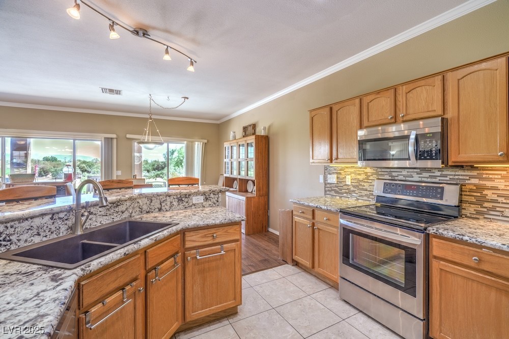 1221 Golf Club Drive