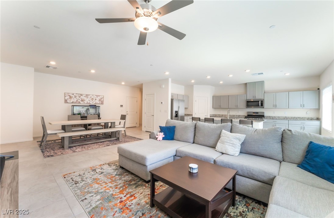 7211 Alabaster Peak Street