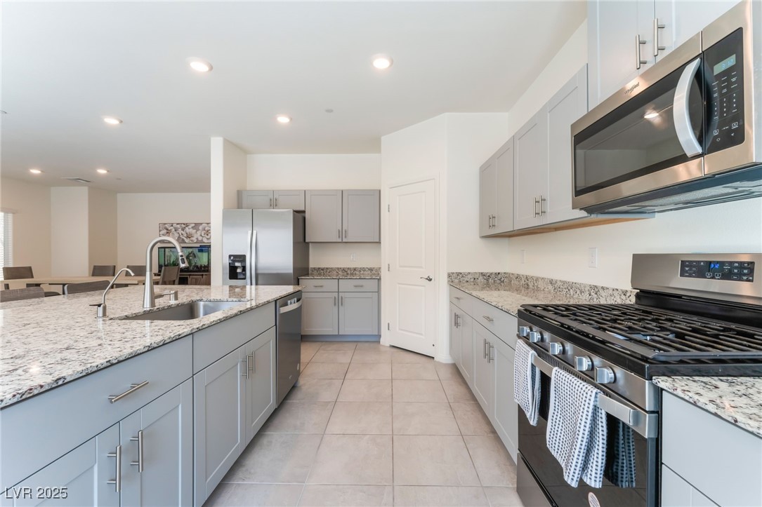 7211 Alabaster Peak Street