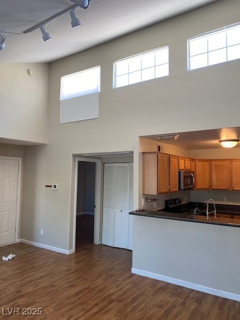 9325 West Desert Inn Road 289