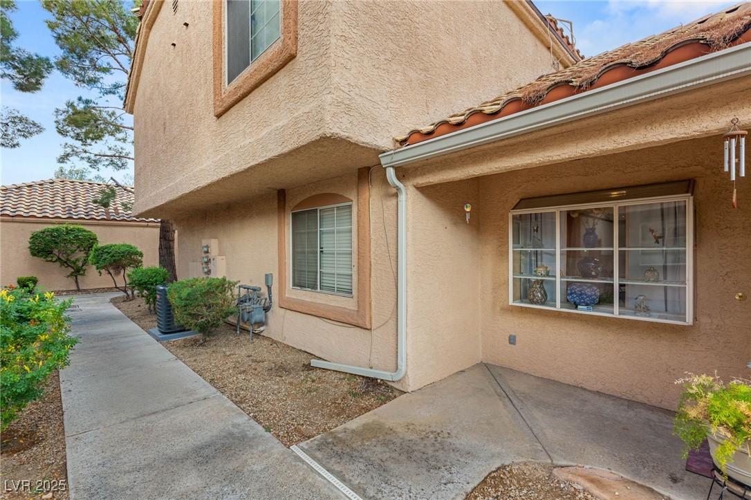 1624 North Torrey Pines Drive 104