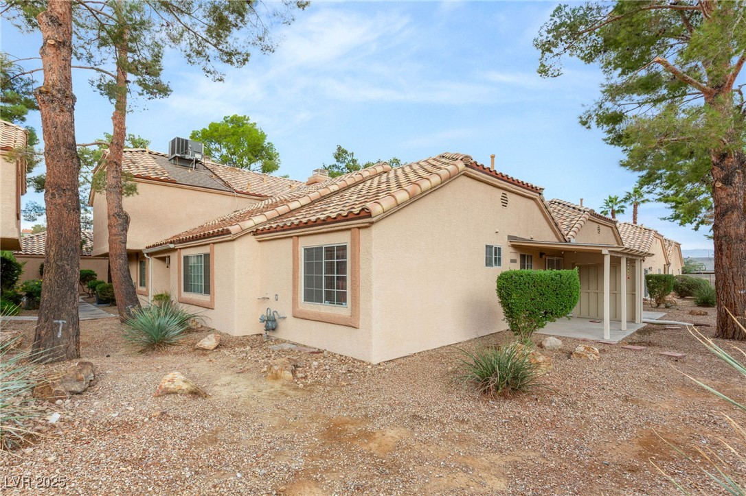 1624 North Torrey Pines Drive 104