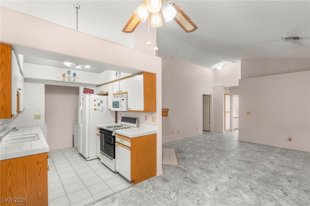 1624 North Torrey Pines Drive 104