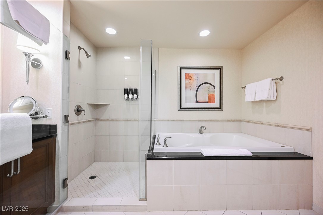 125 East Harmon Avenue 2715