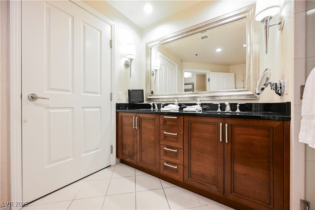 125 East Harmon Avenue 2715