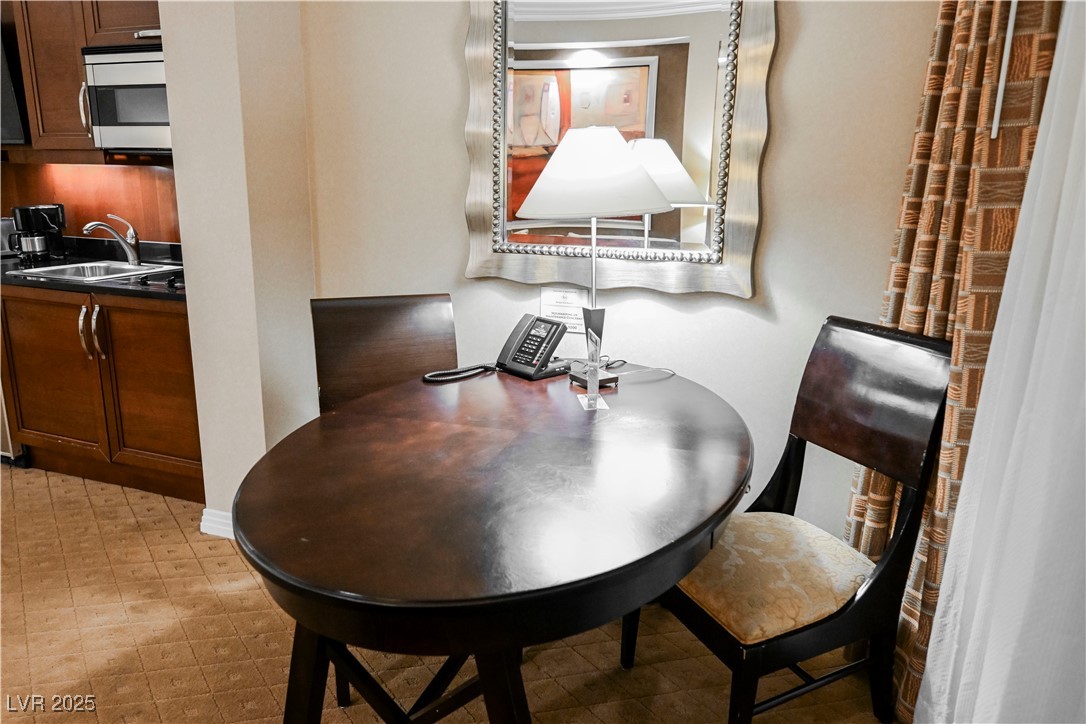 125 East Harmon Avenue 2715