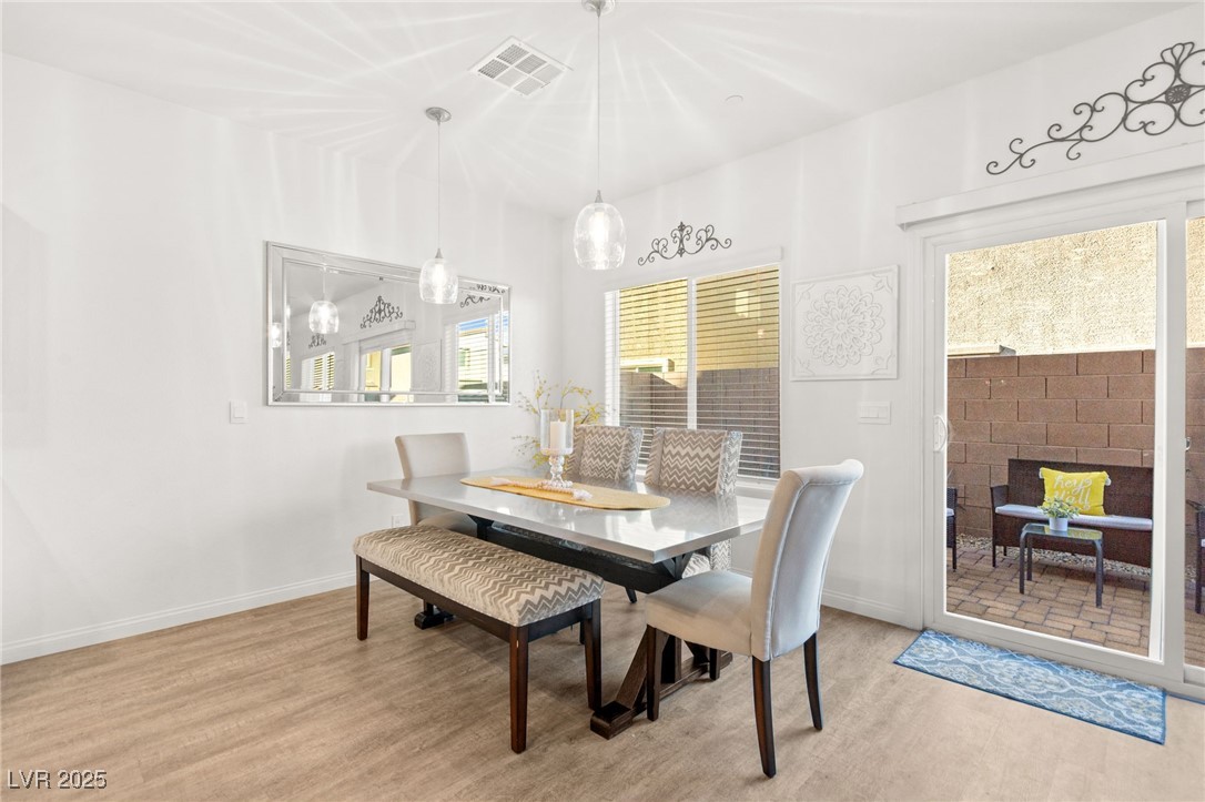 4708 Peacock Cliffs Avenue