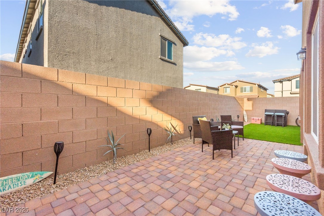 4708 Peacock Cliffs Avenue