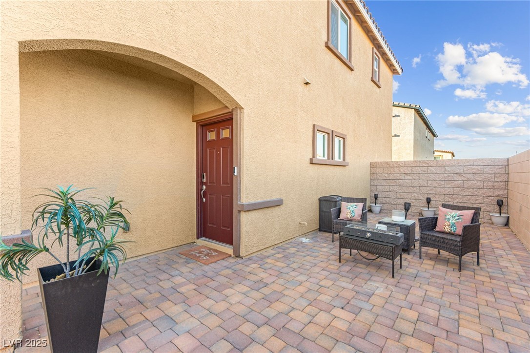 4708 Peacock Cliffs Avenue