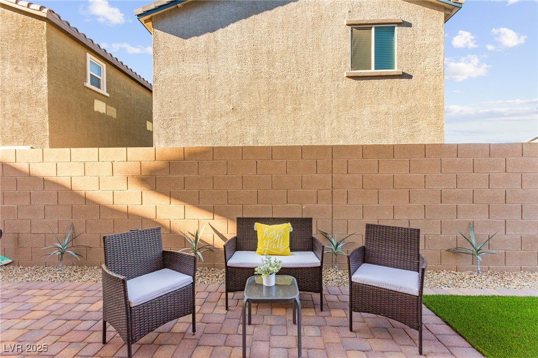 4708 Peacock Cliffs Avenue