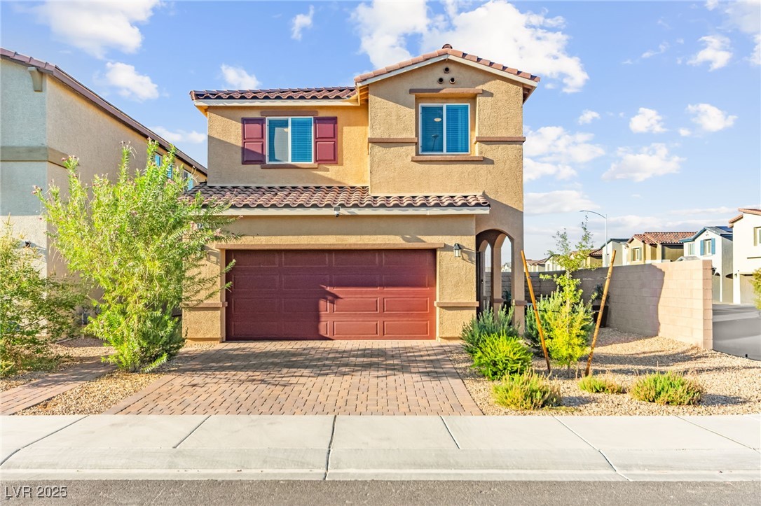 4708 Peacock Cliffs Avenue