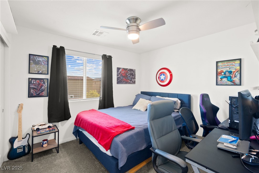 4708 Peacock Cliffs Avenue