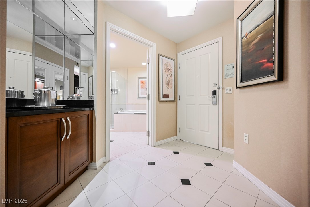 125 East Harmon Avenue 2717