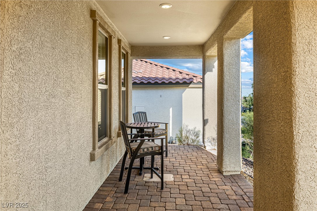 10960 Gardenova Avenue